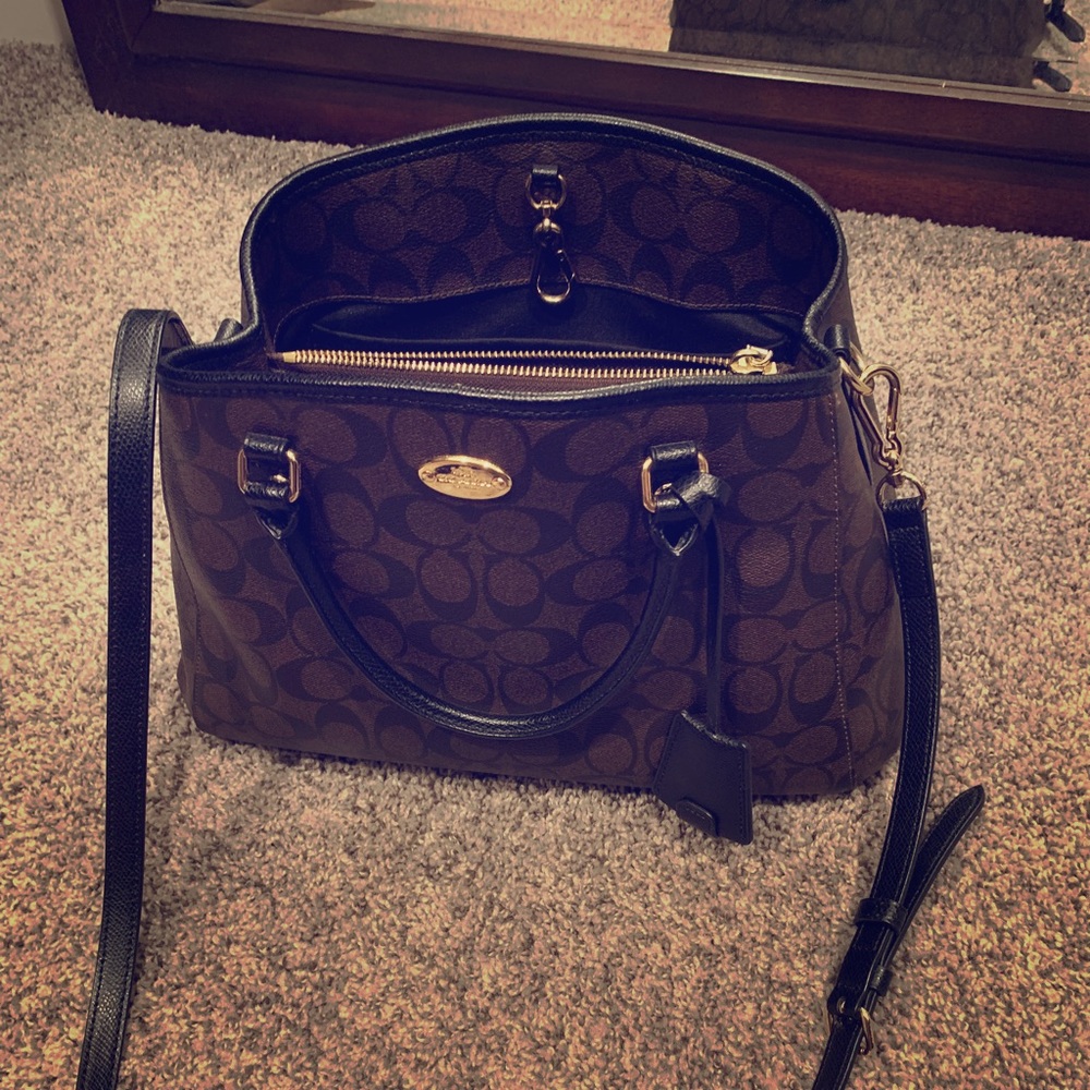 EUC authentic Coach signature leather bag